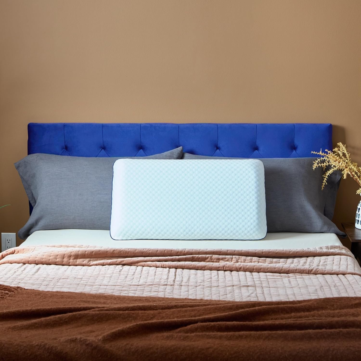 Removable zippered machine washable polyester cover on the Weekender memory foam pillow